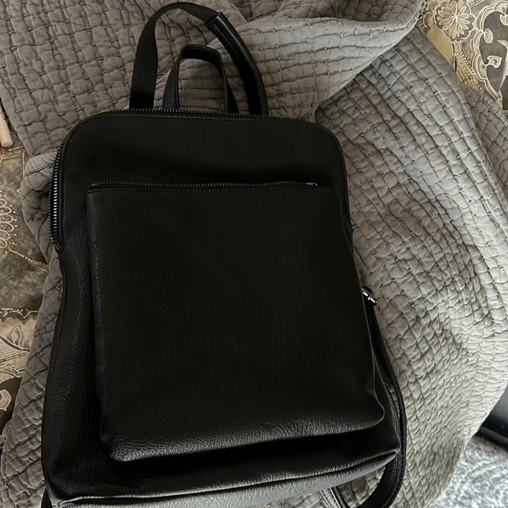 Backpack purse bought from The Buckle and used for about 2 weeks. Like new.